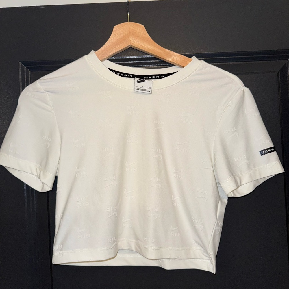 Nike Women's Crop tee in size S